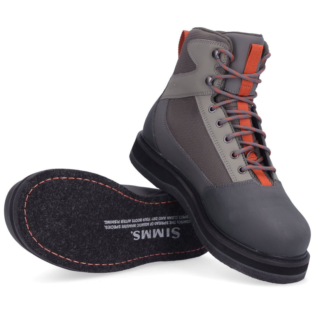 Simms Tributary Boot Felt Sole Basalt 30