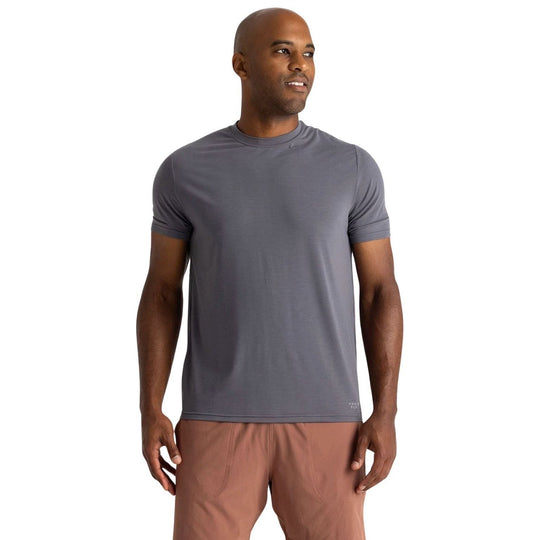 Free Fly Men's Elevate Lightweight Tee Smoke Image 01