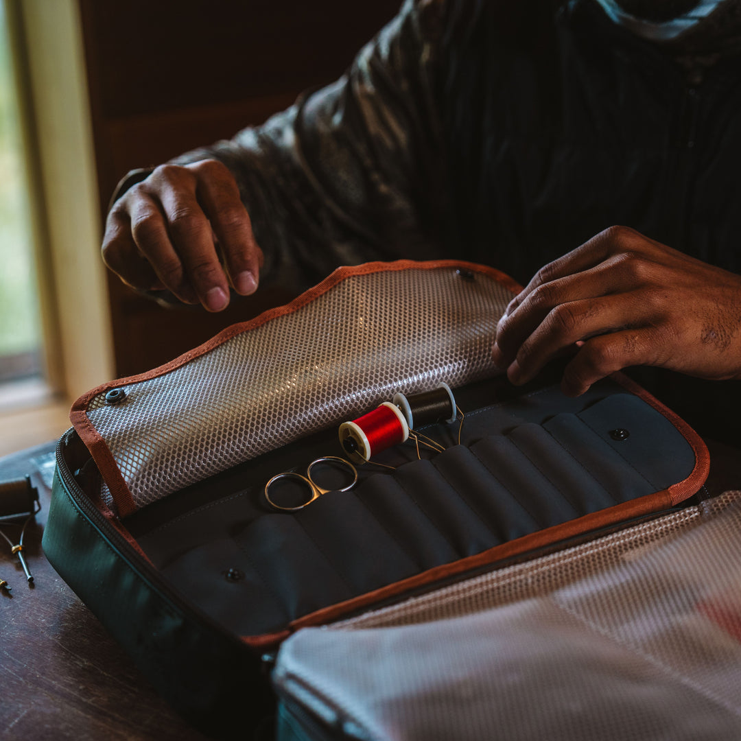 Fishpond Backwater Fly Tying Kit Image 10
